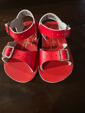 Red Kids Sandals with Adjustable Buckles - Classic Style